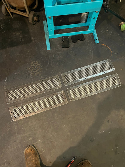 91-93 Dodge Ram Grille Inserts - Mesh